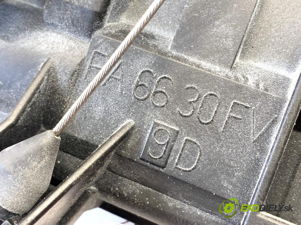 SKODA ROOMSTER nadwozie wielkoprzestrzenne (MPV) 2010 63 kW 1.2 TSI 1197 zámok dveře pravý přední část 5J1837016A