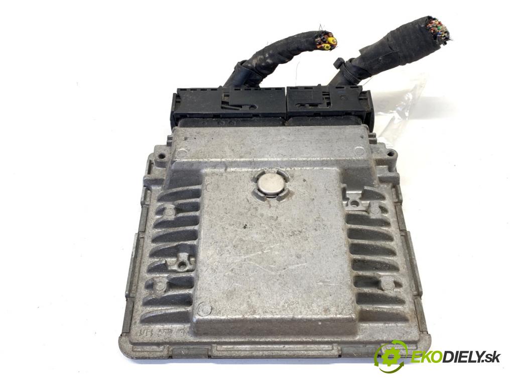 SKODA ROOMSTER nadwozie wielkoprzestrzenne (MPV) 2010 63 kW 1.2 TSI 1197 riadiaca jednotka Motor 03F906070AR (Riadiaca jednotka)