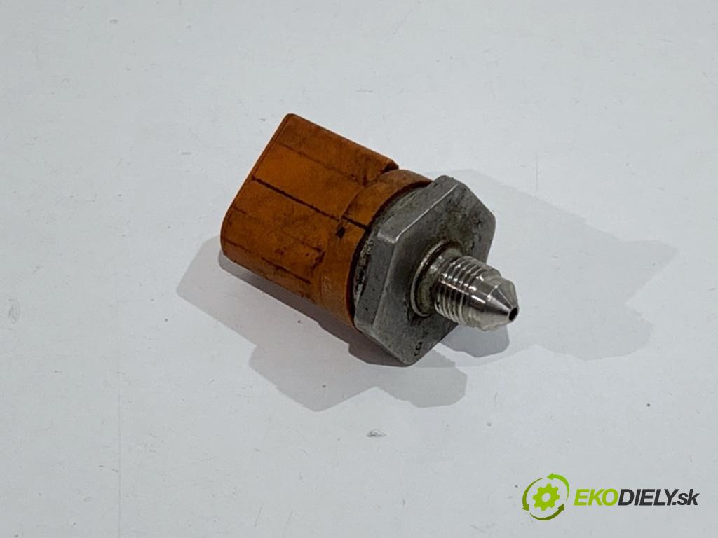 SKODA ROOMSTER nadwozie wielkoprzestrzenne (MPV) 2010 63 kW 1.2 TSI 1197 Snímač tlaku paliva 06J906051D (Snímač)