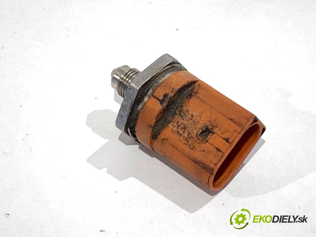 SKODA ROOMSTER nadwozie wielkoprzestrzenne (MPV) 2010 63 kW 1.2 TSI 1197 Snímač tlaku paliva 06J906051D (Snímač)