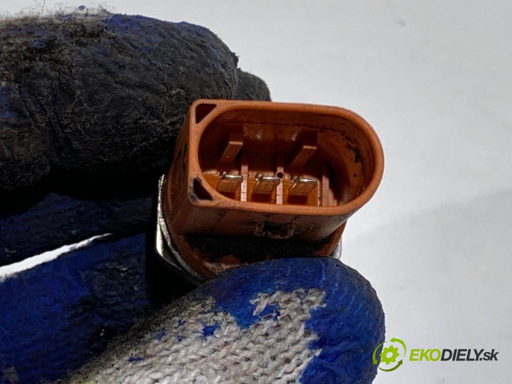 SKODA ROOMSTER nadwozie wielkoprzestrzenne (MPV) 2010 63 kW 1.2 TSI 1197 Snímač tlaku paliva 06J906051D (Snímač)