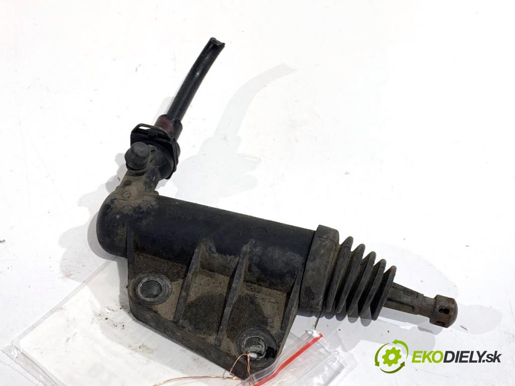 SUZUKI SWIFT III liftback 2009 68 kW 1.3 (RS 413) 1328 Spojkový valec pumpa spojky 23820-63J00 (Spojkový valec)