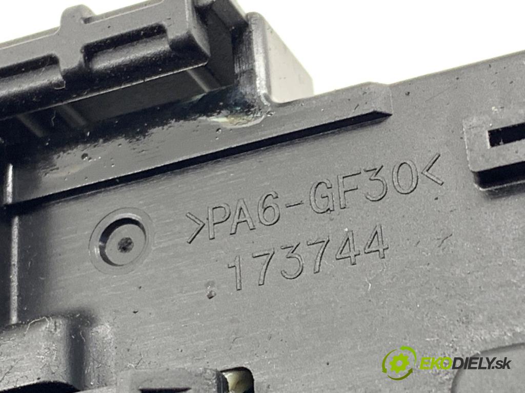 SUZUKI SWIFT III liftback 2009 68 kW 1.3 (RS 413) 1328 Prepínač smeroviek  (Prepínacie páčky pod volantom)