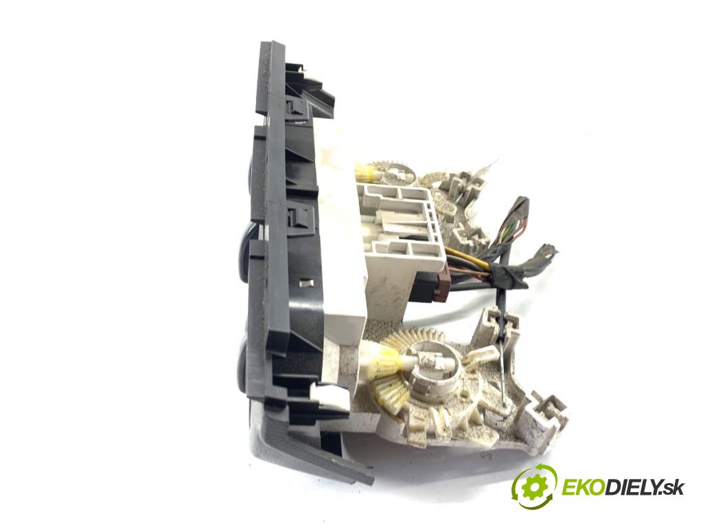 SUZUKI SWIFT III liftback 2009 68 kW 1.3 (RS 413) 1328 Panel ovládania kúrenia  (Prepínacie páčky pod volantom)