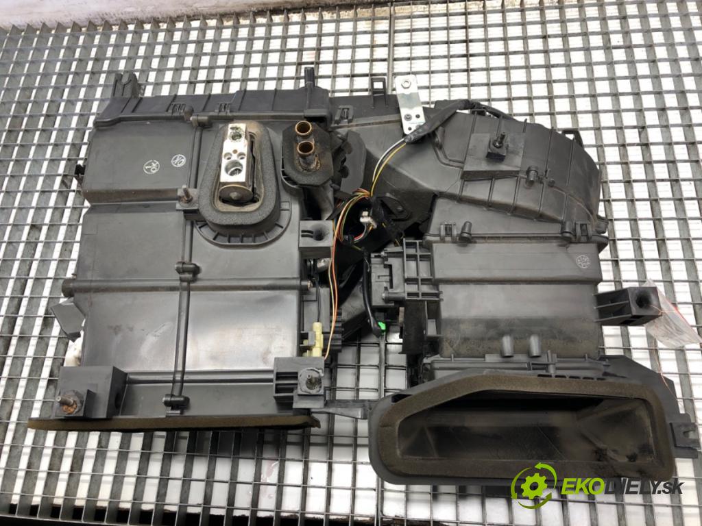 SUZUKI SWIFT III liftback 2009 68 kW 1.3 (RS 413) 1328 topné těleso radiátor topení 74100-62JE0 (Radiátor topení)