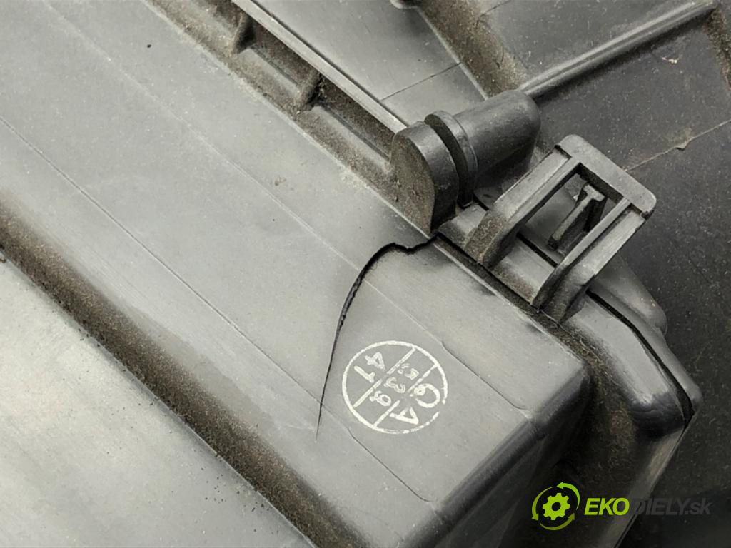 SUZUKI SWIFT III liftback 2009 68 kW 1.3 (RS 413) 1328 topné těleso radiátor topení 74100-62JE0 (Radiátor topení)