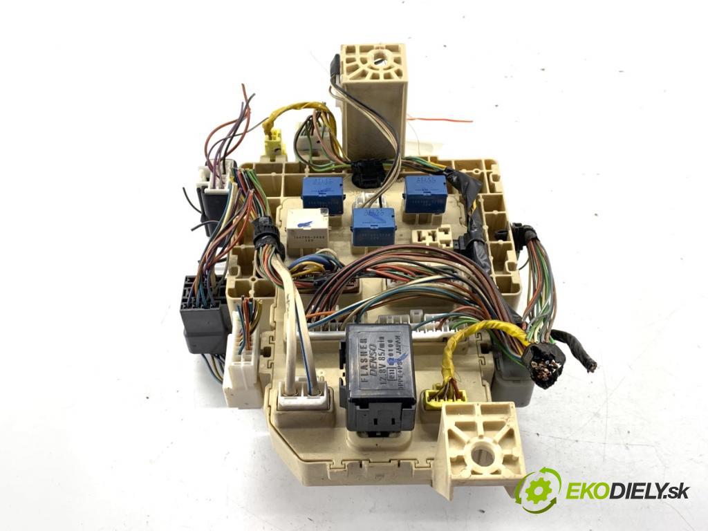 SUZUKI SWIFT III liftback 2009 68 kW 1.3 (RS 413) 1328 Modul BSI 36770-72KB1 (Poistková skrinka)