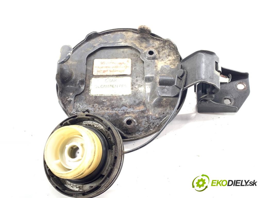 SUZUKI SWIFT III liftback 2009 68 kW 1.3 (RS 413) 1328 Dvierka nádrže paliva  (Kľučka dverí ostatné)