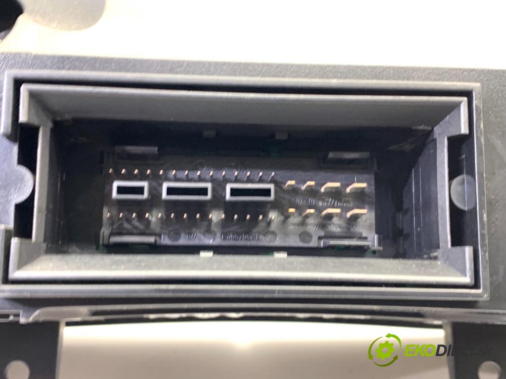 VW GOLF V liftback 2005 75 kW 1.6 1595 Prístrojovka 1K0920861A (Prístrojová doska)