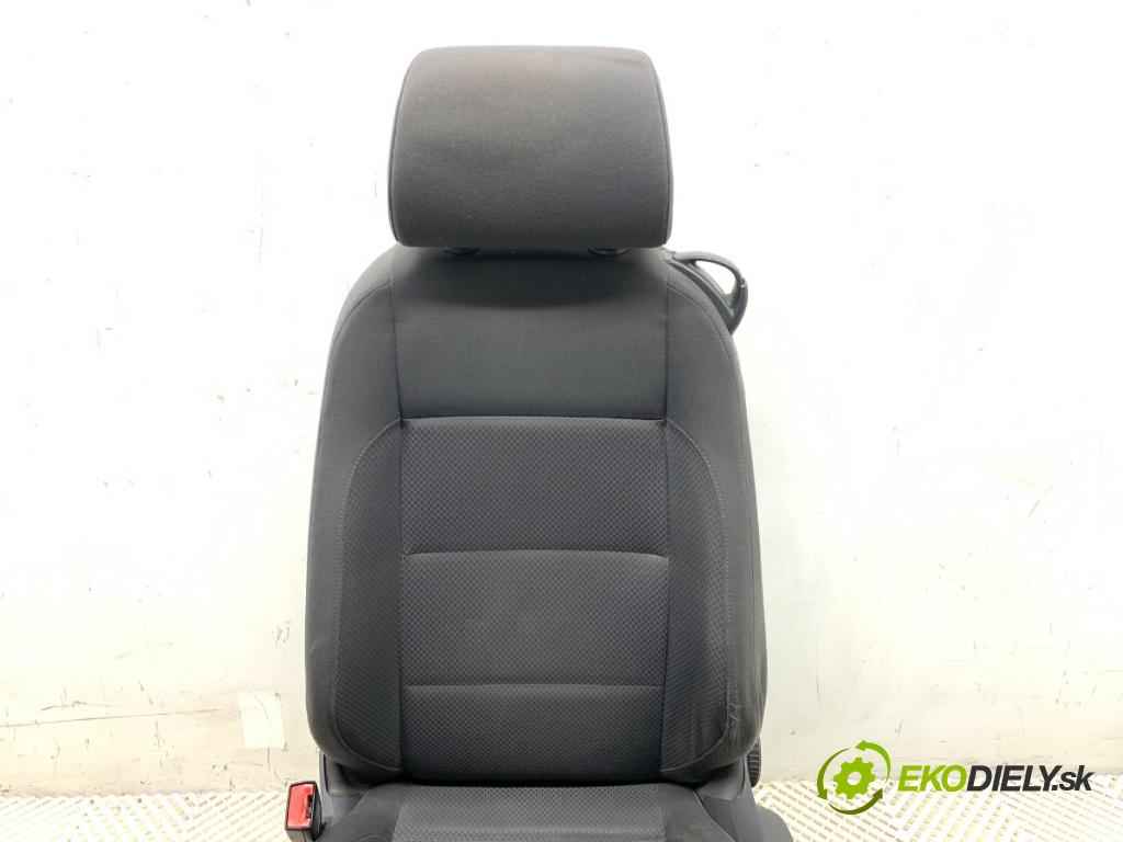 VW GOLF V liftback 2005 75 kW 1.6 1595 Sedadlo ľavy predný