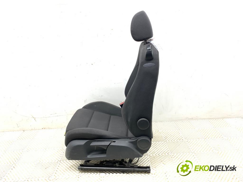 VW GOLF V liftback 2005 75 kW 1.6 1595 Sedadlo ľavy predný