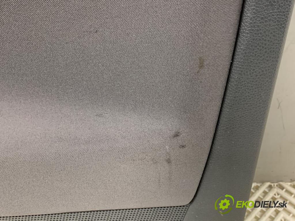 VW GOLF V liftback 2005 75 kW 1.6 1595 čalúnenie Dvere pravy predný