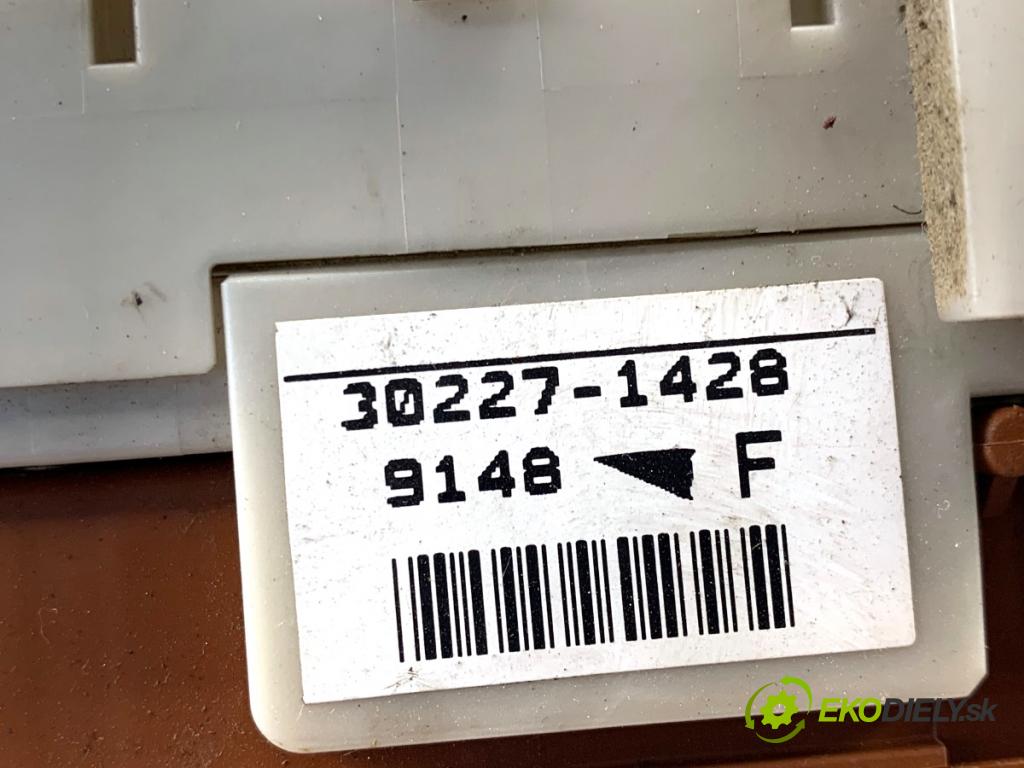 MITSUBISHI OUTLANDER I SUV 2003 100 kW 2.0 (CU2W) 1997 Skrinka poistková MR587873 (Poistková skrinka)