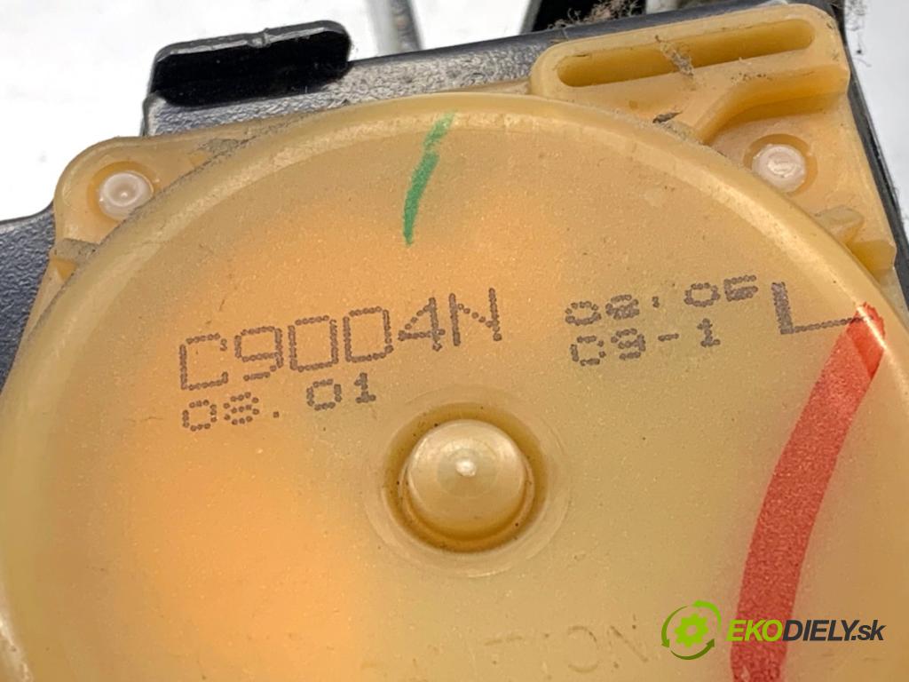 MITSUBISHI OUTLANDER I SUV 2003 100 kW 2.0 (CU2W) 1997 Držiak BEZPEČNOSŤ ľavy predný TK-AB2-EN260
