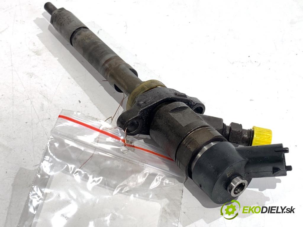 MAZDA 3 liftback 2005 80 kW 1.6 DI Turbo 1560 vstrekovač 0445110188 (Vstrekovač paliva)