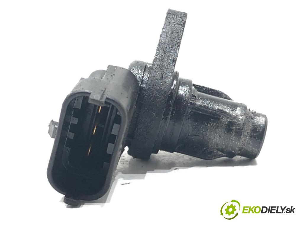 HYUNDAI i40 Kombi 2013 85 kW 1.7 CRDi 1685 snímač pozice vačkového hřídele 39300-2A000 (Snímač polohy klikového hřídele)