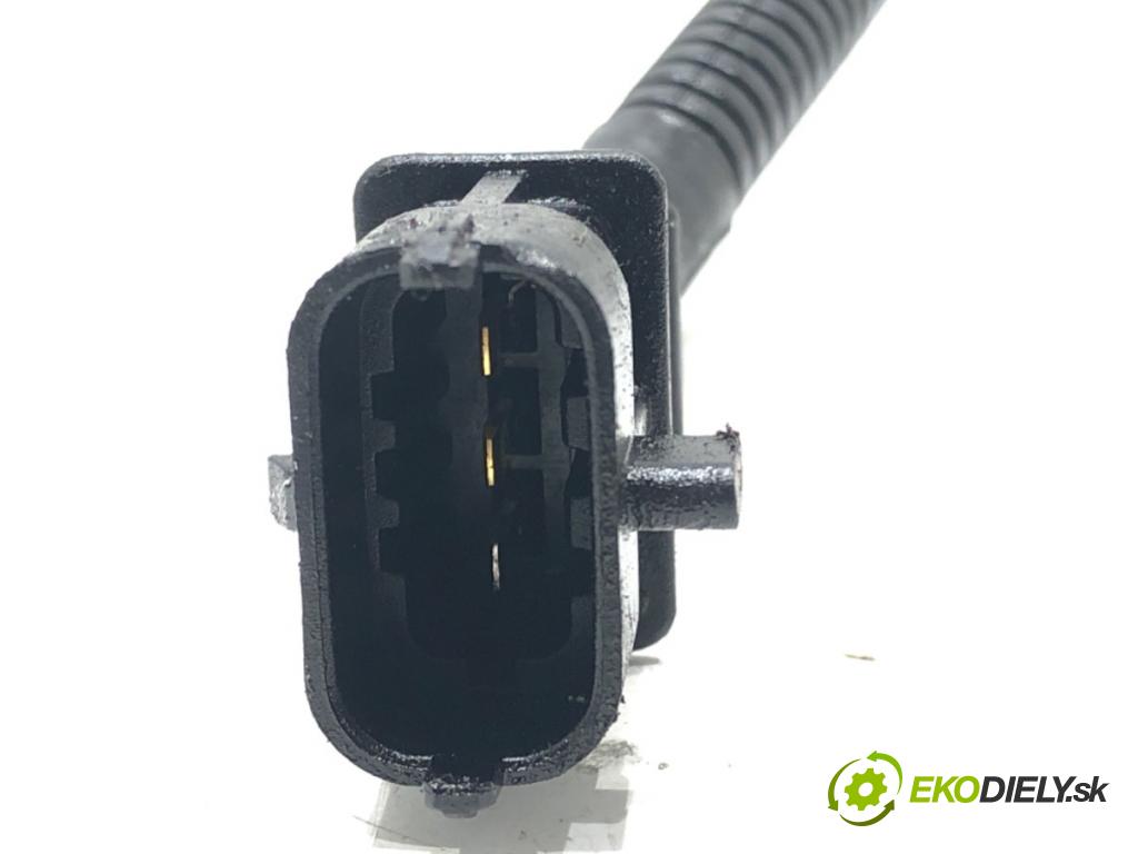 HYUNDAI i40 Kombi 2013 85 kW 1.7 CRDi 1685 snímač pozice hřídele klikového 39180-2A900 (Snímač polohy klikového hřídele)