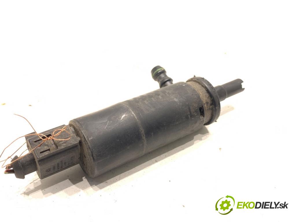 AUDI A3 8P liftback 2006 125 kW 2.0 TDI 1968 motorek ostřikovače 3B7955681 (Motorek ostřikovačů)