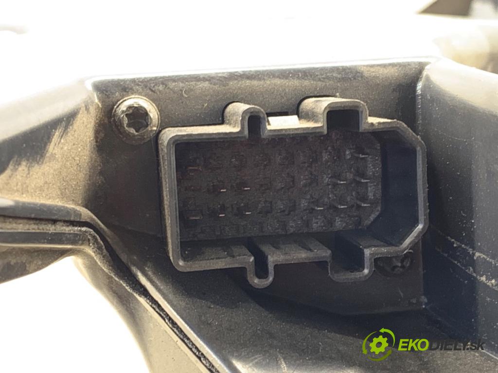 AUDI A3 8P liftback 2006 125 kW 2.0 TDI 1968 subwoofer 8P3035382 (Audio zariadenie)