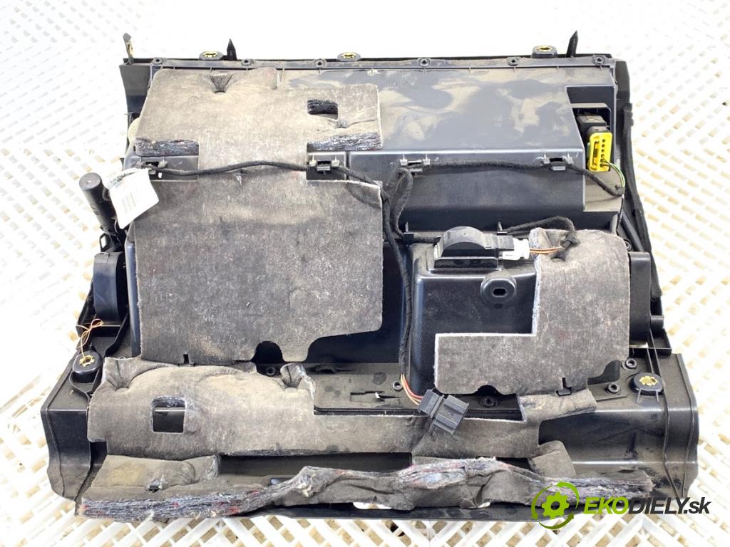 AUDI A3 8P liftback 2006 125 kW 2.0 TDI 1968 Priehradka, kastlík spolujazdca 8P1857035B (Priehradka (kastlík))