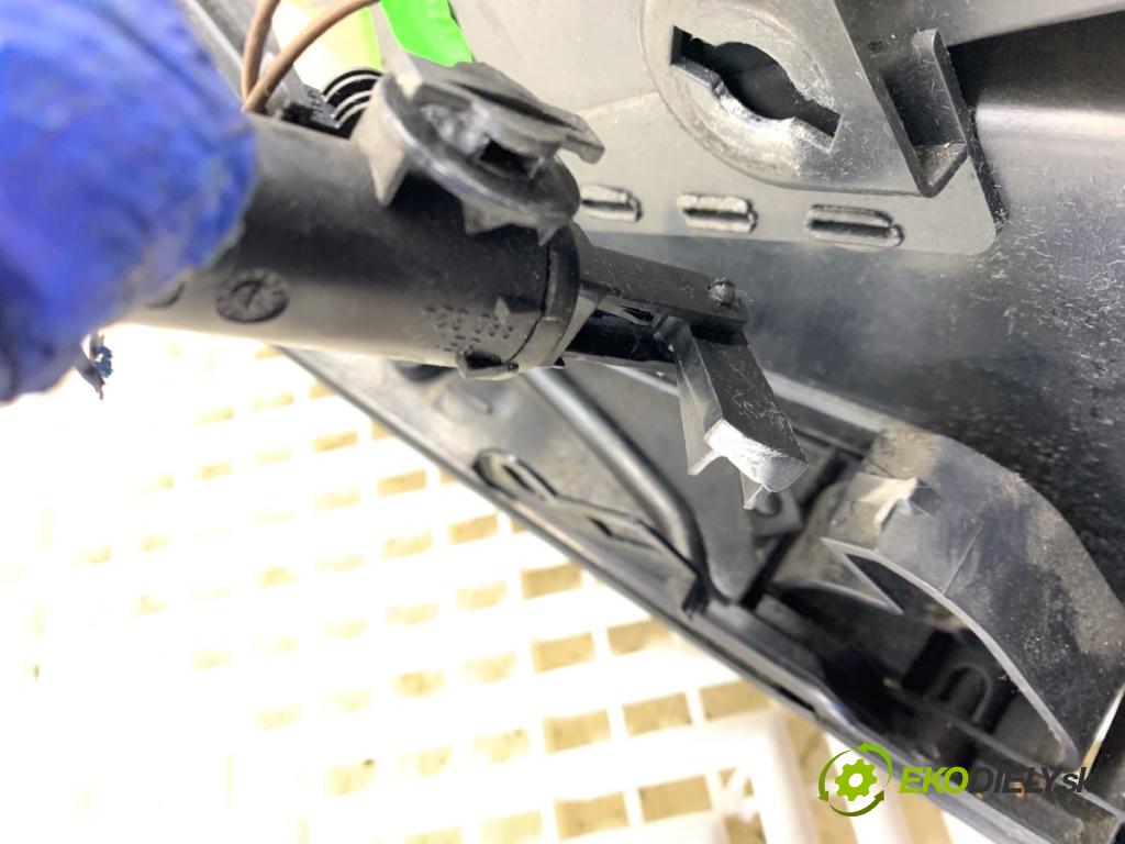 AUDI A3 8P liftback 2006 125 kW 2.0 TDI 1968 Priehradka, kastlík spolujazdca 8P1857035B (Priehradka (kastlík))