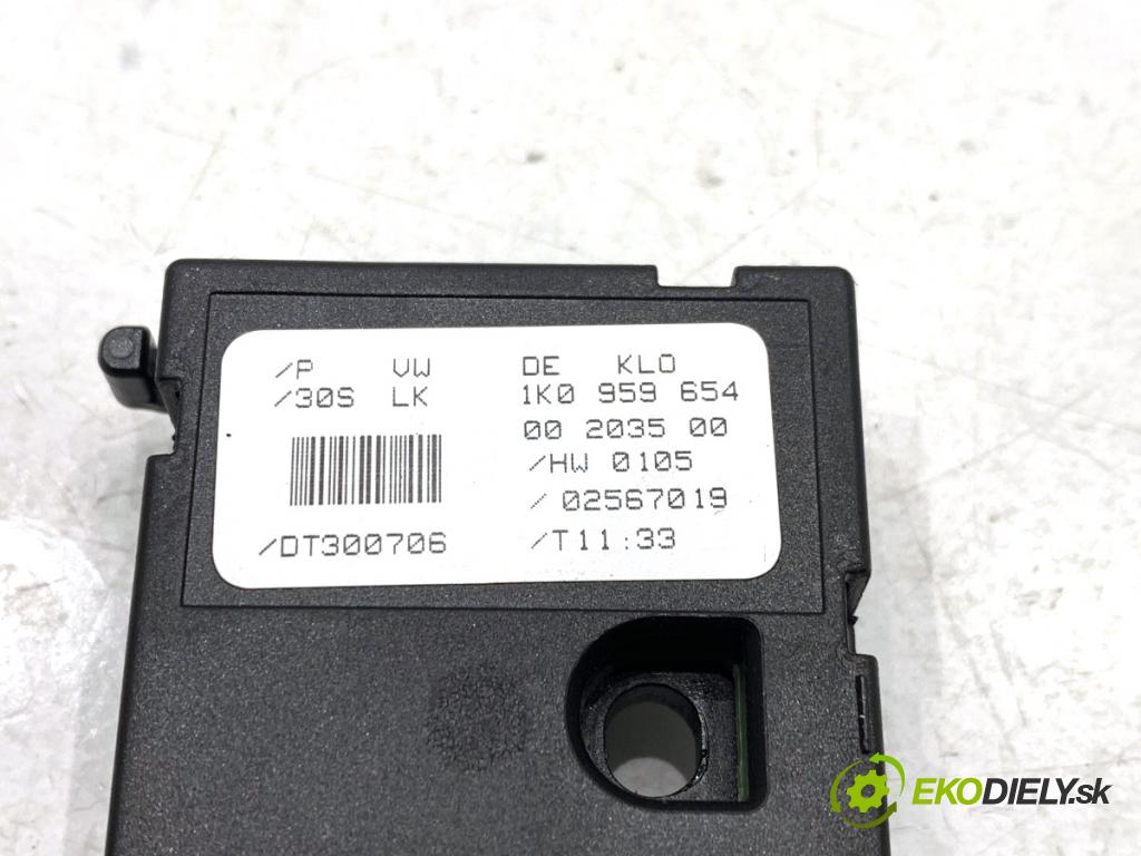 AUDI A3 8P liftback 2006 125 kW 2.0 TDI 1968 Snímač uhlu uhlu 1K0959654