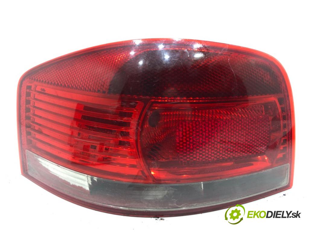 AUDI A3 8P liftback 2006 125 kW 2.0 TDI 1968 Svetlo pravy zad 8P0945095