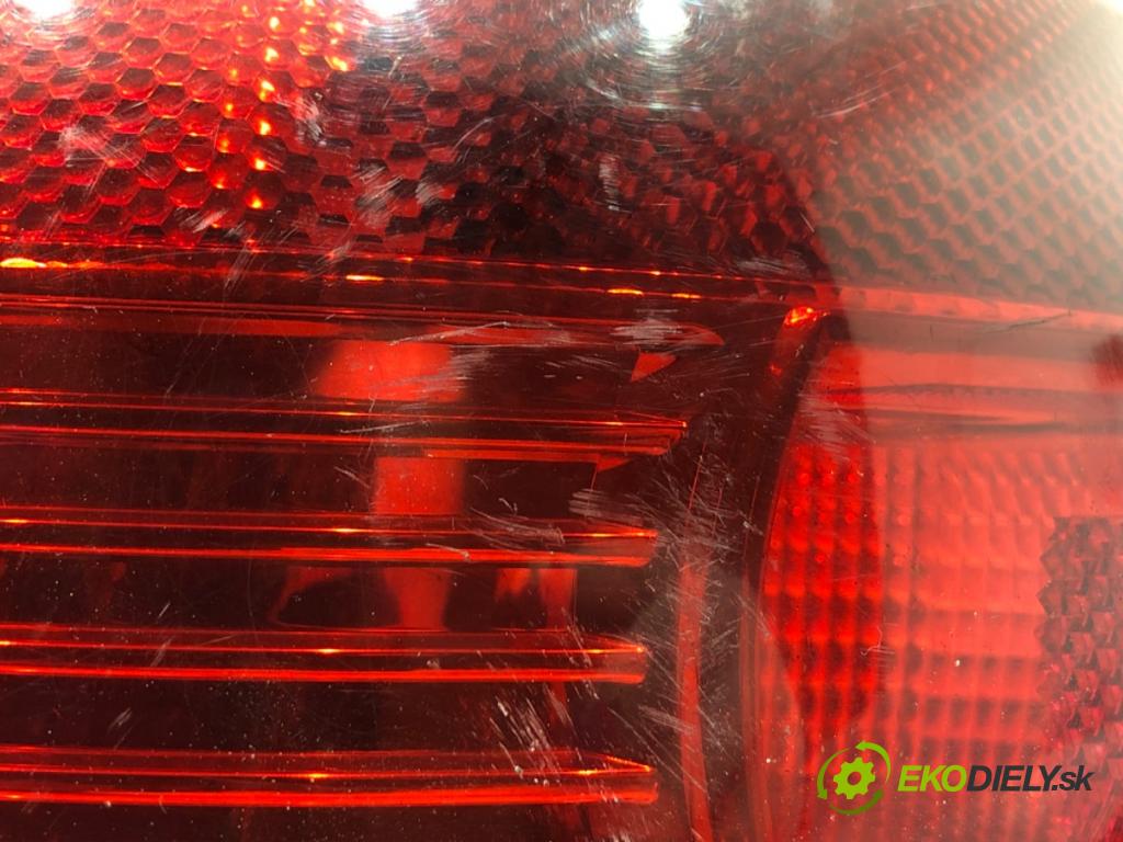 AUDI A3 8P liftback 2006 125 kW 2.0 TDI 1968 Svetlo pravy zad 8P0945095