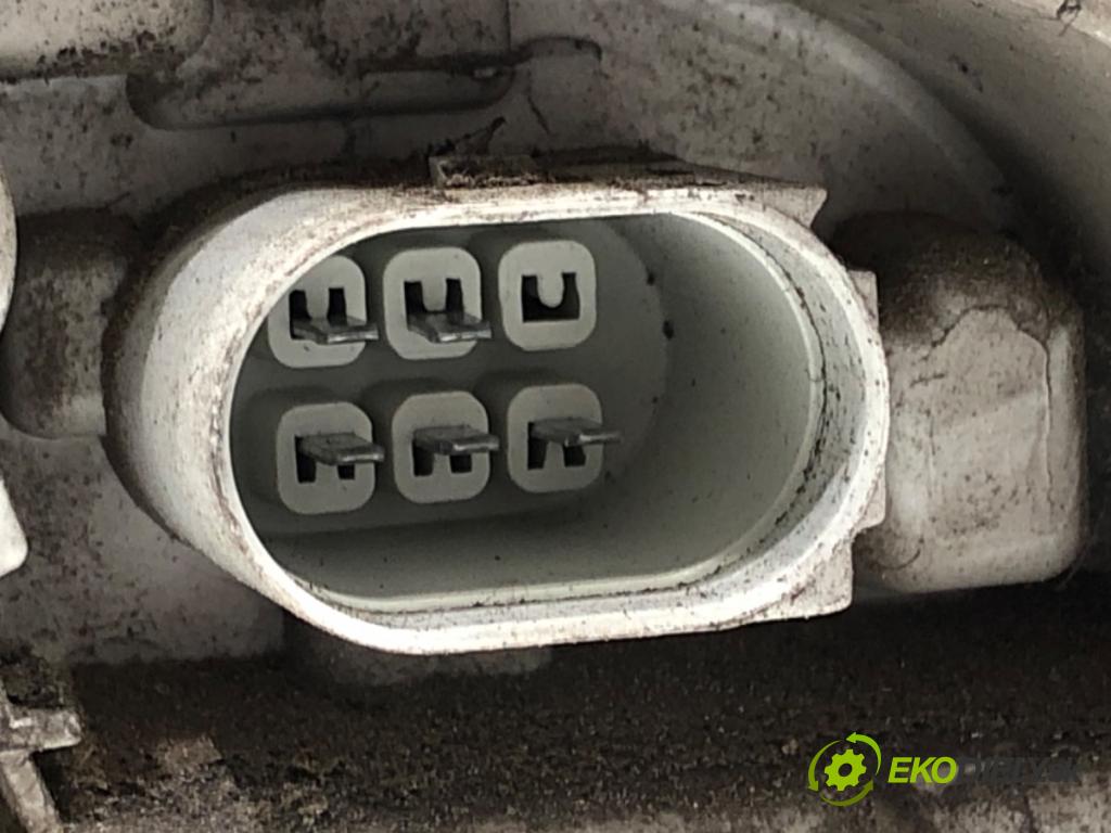 AUDI A3 8P liftback 2006 125 kW 2.0 TDI 1968 Svetlo pravy zad 8P0945095