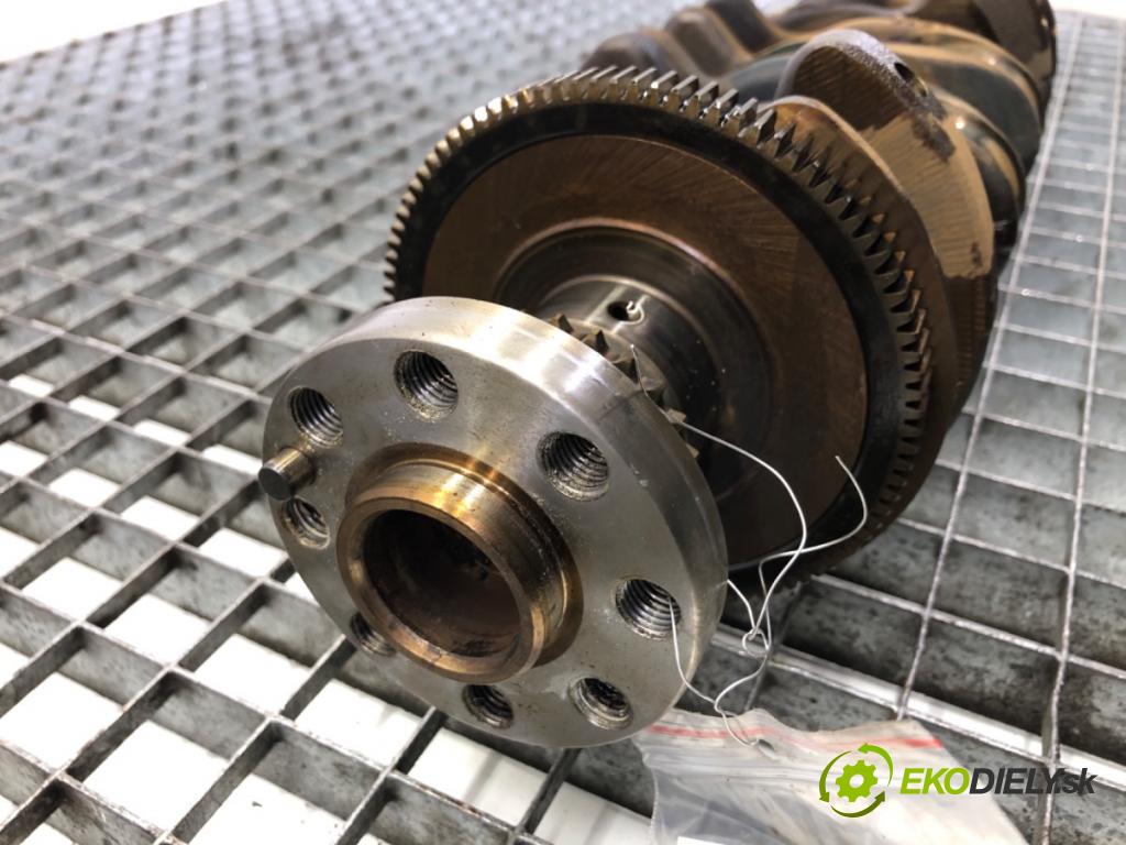 BMW F34 liftback 2017 135 kW 320 i 1998 Kardaň, hriadeľ KLIKA: 8639541 (Blok motora ostatné)