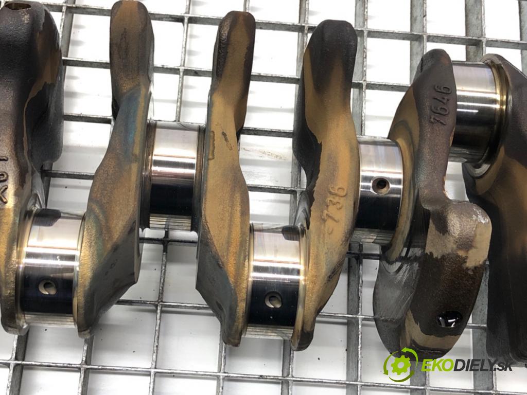 BMW F34 liftback 2017 135 kW 320 i 1998 Kardaň, hriadeľ KLIKA: 8639541 (Blok motora ostatné)