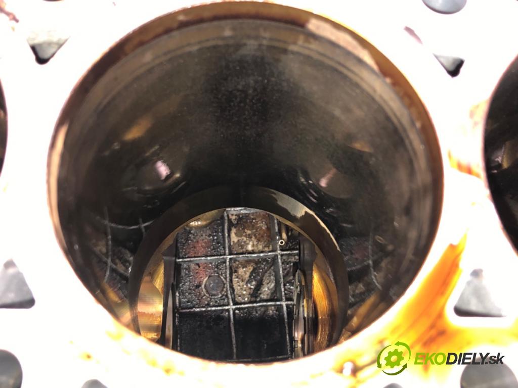 BMW F34 liftback 2017 135 kW 320 i 1998 blok Motor 8642458 (Blok motora)