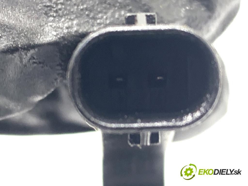 BMW F34 liftback 2017 135 kW 320 i 1998 vstrekovač 0261500539 (Vstrekovač paliva)