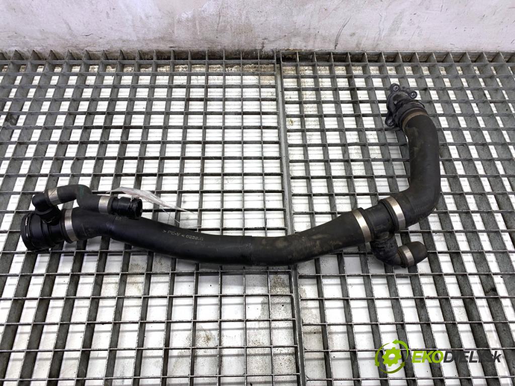 BMW F34 liftback 2017 135 kW 320 i 1998 Rúra vody 8616528