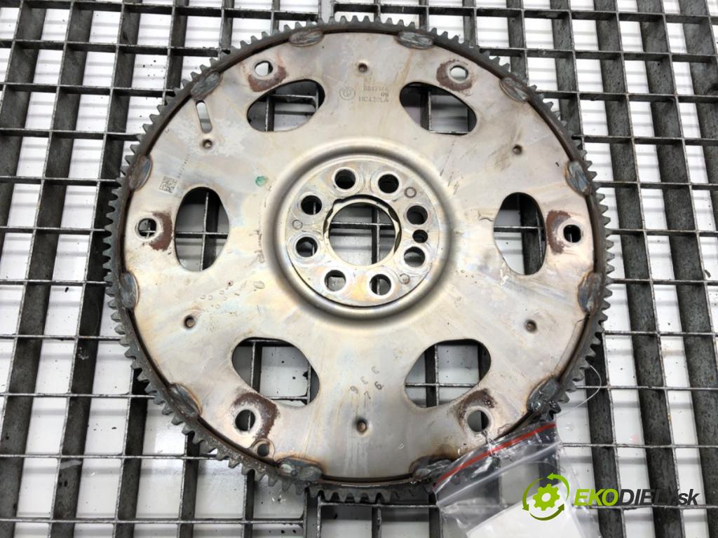 BMW F34 liftback 2017 135 kW 320 i 1998 koleso zotrvačníkové 8612144 (Zotrvačník)