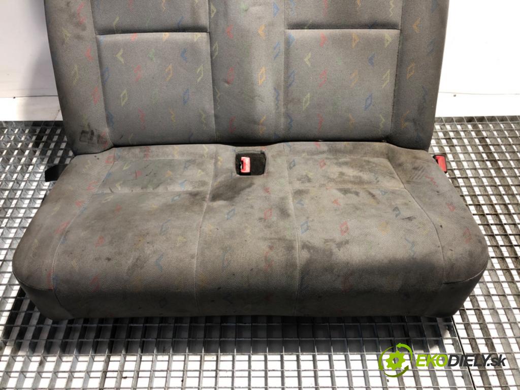 VW LT 28 35 Autobus 2004 80 kW 2.5 TDI 2461 Sedadlo pravy predný