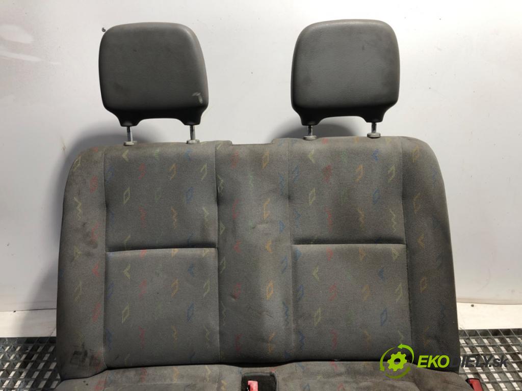 VW LT 28 35 Autobus 2004 80 kW 2.5 TDI 2461 Sedadlo pravy predný