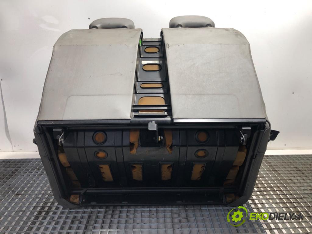 VW LT 28 35 Autobus 2004 80 kW 2.5 TDI 2461 Sedadlo pravy predný
