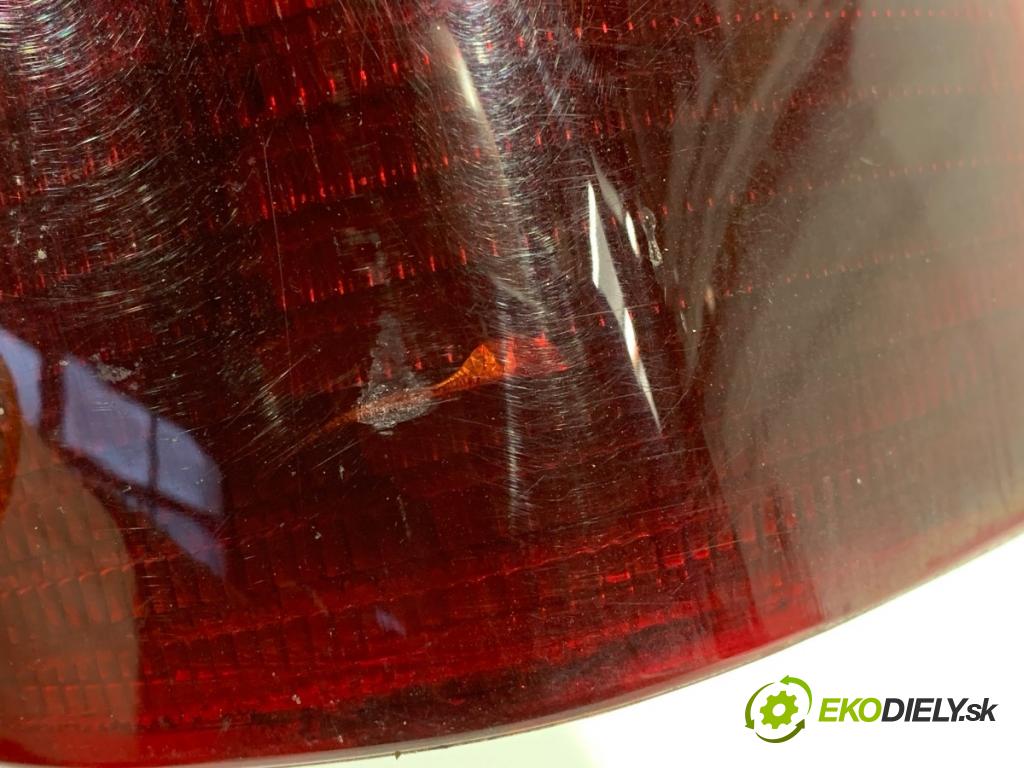 VW LT 28 35 Autobus 2004 80 kW 2.5 TDI 2461 Svetlo pravy zad