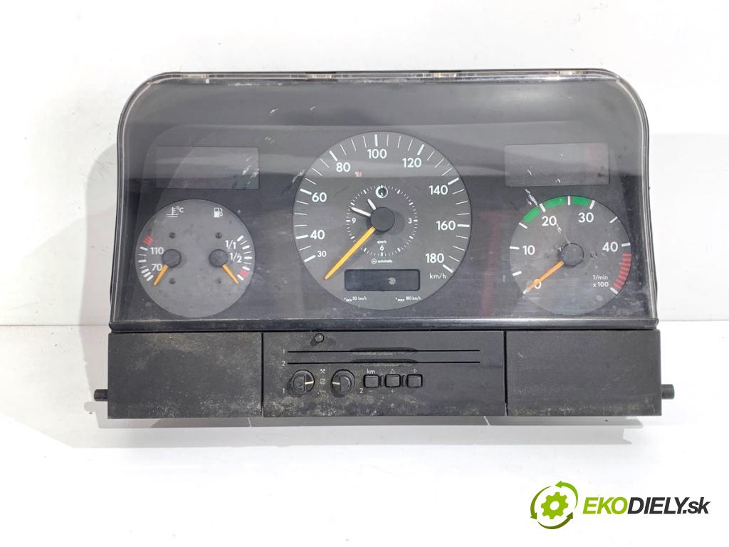 VW LT 28 35 Autobus 2004 80 kW 2.5 TDI 2461 Prístrojovka 2D0919049M (Prístrojová doska)