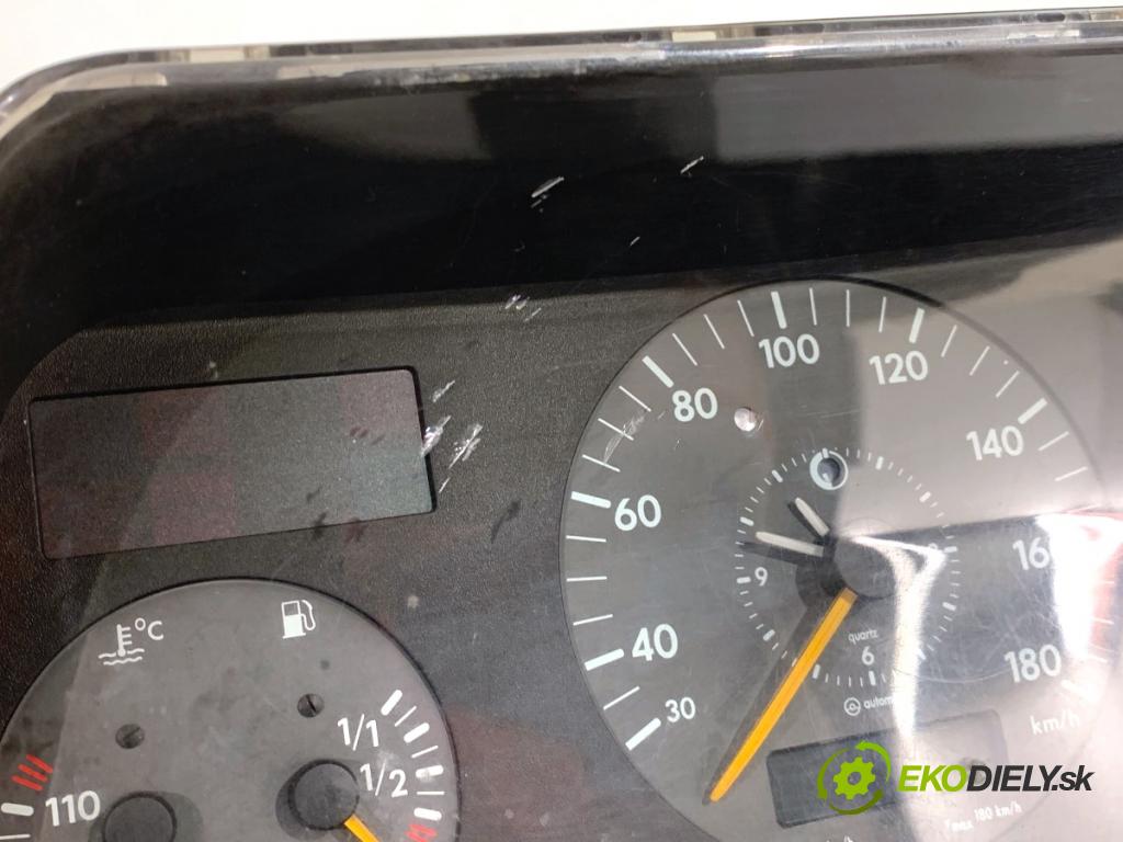 VW LT 28 35 Autobus 2004 80 kW 2.5 TDI 2461 Prístrojovka 2D0919049M (Prístrojová doska)