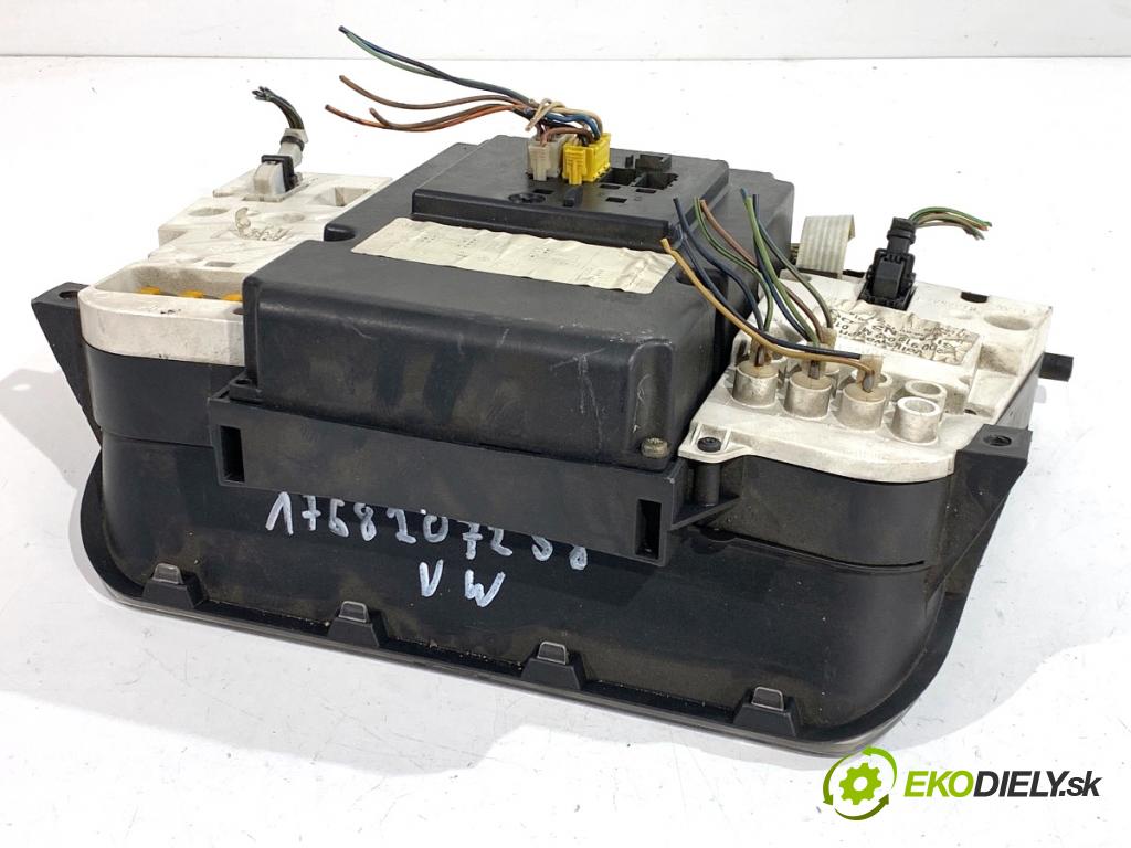 VW LT 28 35 Autobus 2004 80 kW 2.5 TDI 2461 Prístrojovka 2D0919049M (Prístrojová doska)