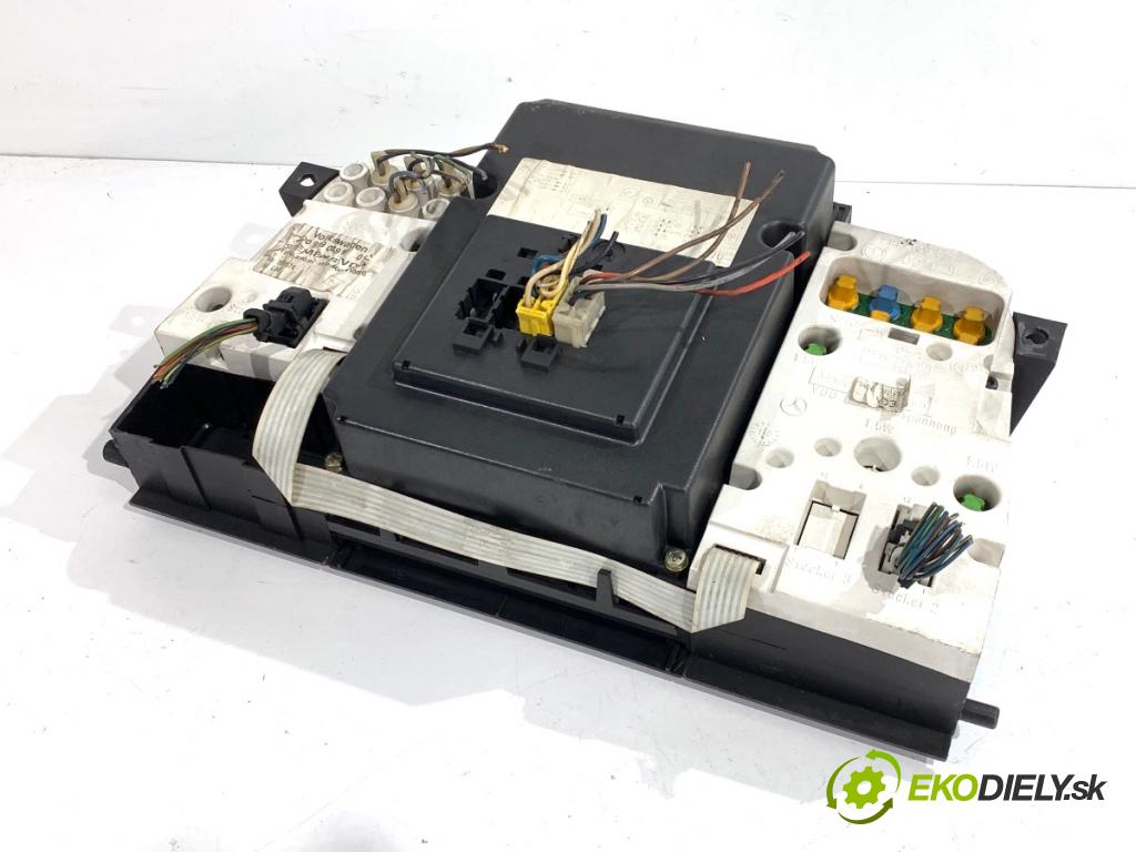 VW LT 28 35 Autobus 2004 80 kW 2.5 TDI 2461 Prístrojovka 2D0919049M (Prístrojová doska)