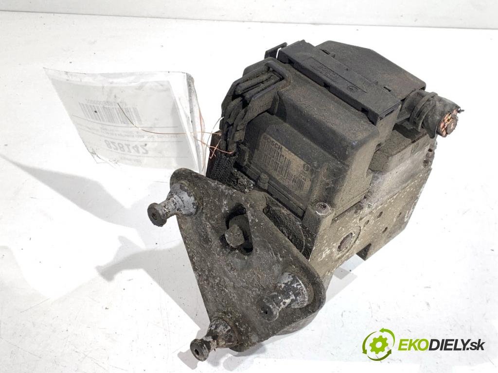 VW LT 28 35 Autobus 2004 80 kW 2.5 TDI 2461 Pumpa ABS 0004460789 (Pumpa ABS)