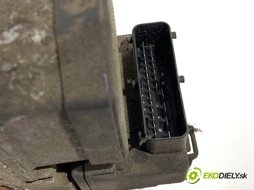 VW LT 28 35 Autobus 2004 80 kW 2.5 TDI 2461 Pumpa ABS 0004460789 (Pumpa ABS)