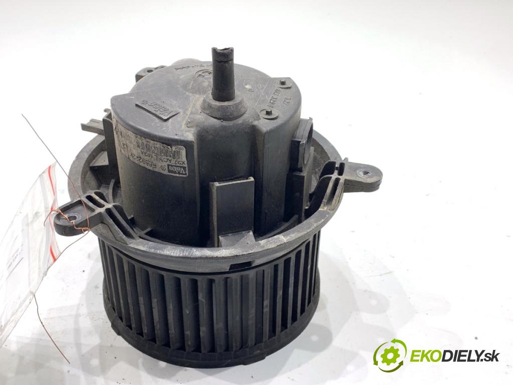 VW LT 28 35 Autobus 2004 80 kW 2.5 TDI 2461 ventilátor kúrenia F659222K