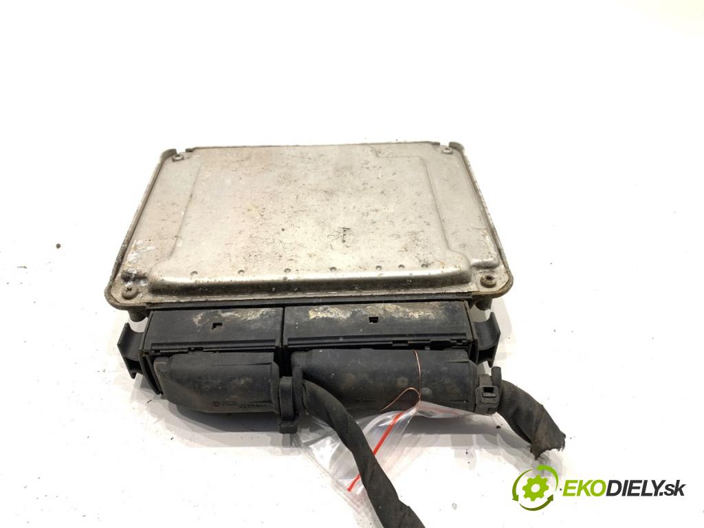 VW LT 28 35 Autobus 2004 80 kW 2.5 TDI 2461 riadiaca jednotka Motor 074906018BK (Riadiaca jednotka)