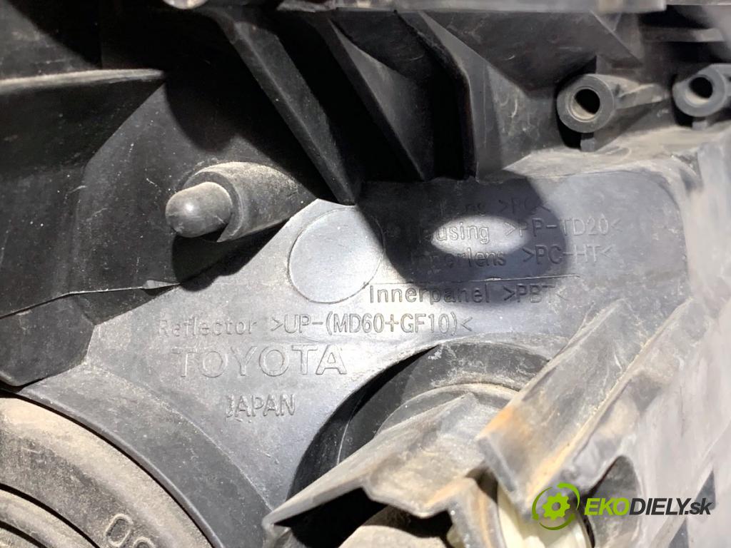 TOYOTA AURIS I liftback 2007 71 kW 1.4 (ZZE150_) 1398 Svetlomet ľavy predný