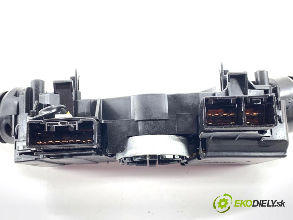 TOYOTA AURIS I liftback 2007 71 kW 1.4 (ZZE150_) 1398 Prepínač kombinovaný  (Prepínacie páčky pod volantom)