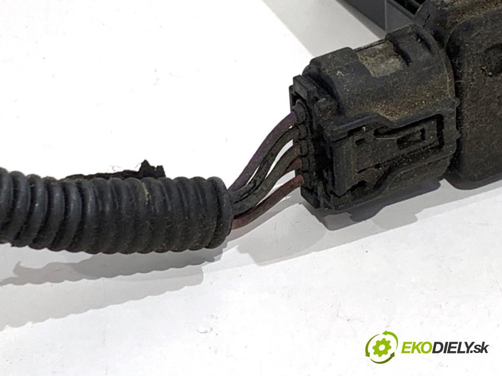 TOYOTA AURIS I liftback 2007 71 kW 1.4 (ZZE150_) 1398 Váha vzduchu 22204-31010 (Váha vzduchu)